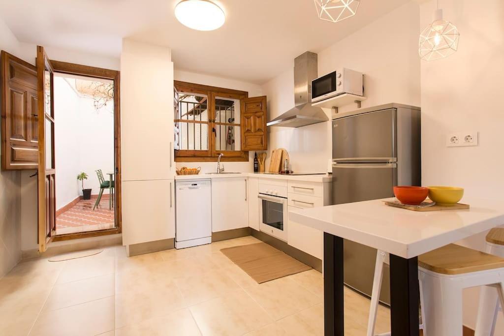 Casa Tipica Del Albaicin Con Interior De Diseno Villa Granada Eksteriør billede