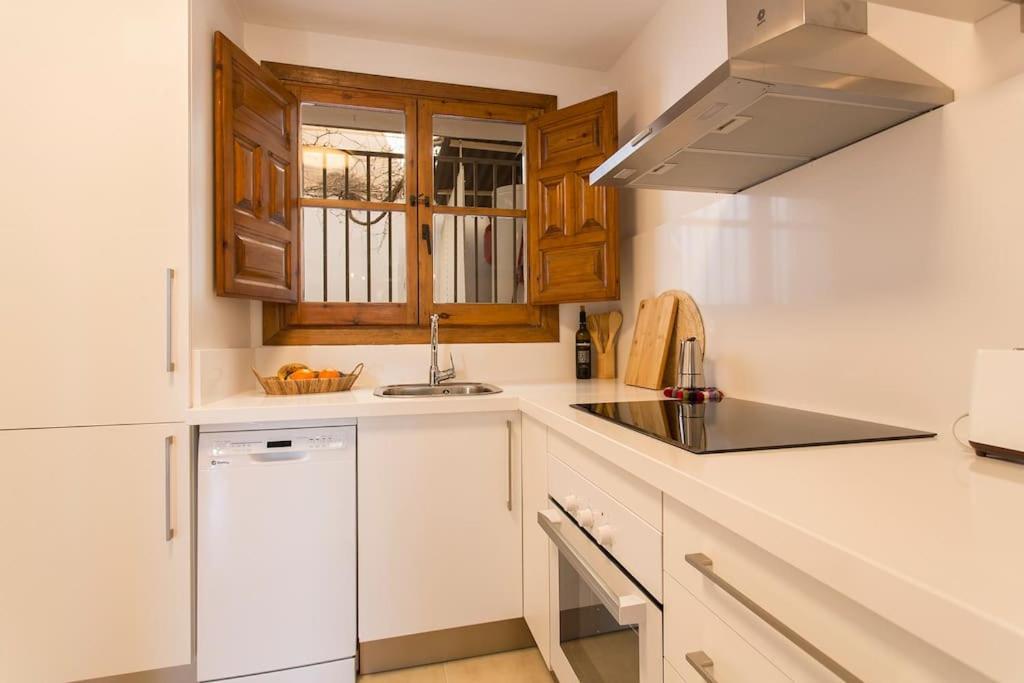 Casa Tipica Del Albaicin Con Interior De Diseno Villa Granada Eksteriør billede